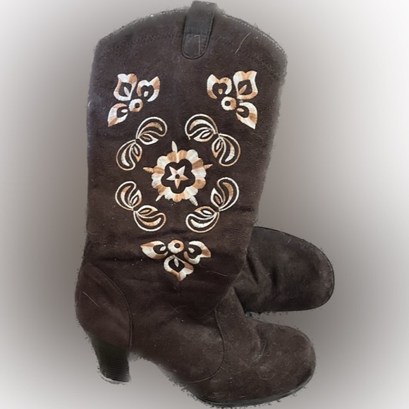 Vintage Ellemeno size 8 brown suede dress boots. Early 1990’s. Embroidered. EUC. - Picture 7 of 16